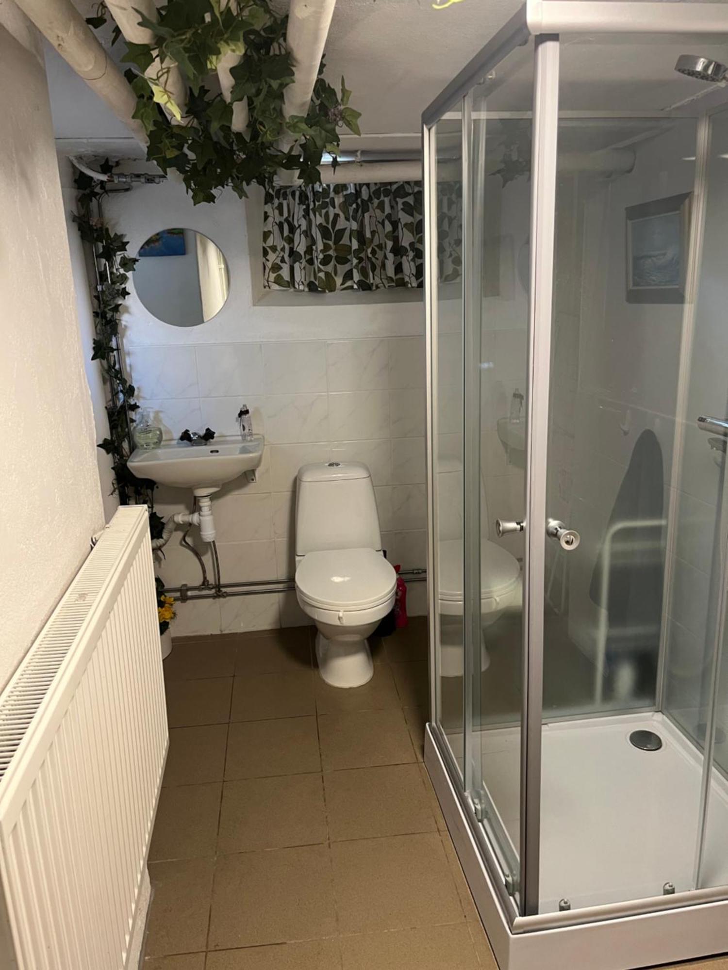 Apartment Cosy Compact Living With Gym Access. *